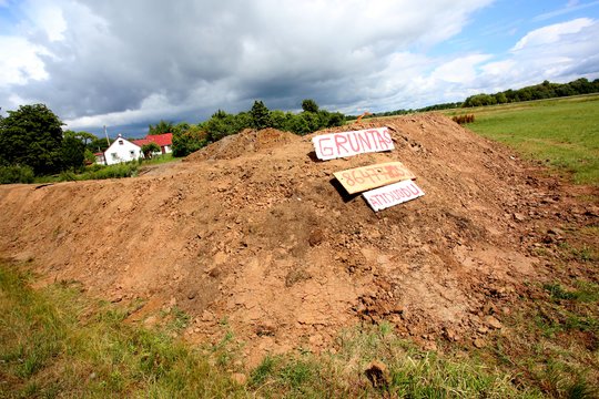 Po lietaus skęstantis kiemas supykdo ir geriausius kaimynus: kai kuo būtina tinkamai pasirūpinti