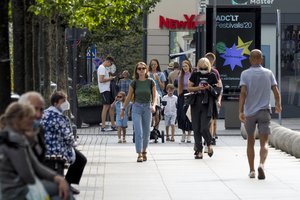 Epidemiologės įspėjimas: kylanti COVID-19 banga ypač pavojinga tokioms šalims kaip Lietuva