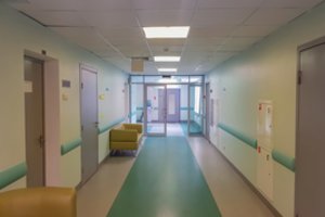 Poliklinikoje nugirdus pacientų pokalbį moteris liko be žado – pabėgo net nesusimokėjusi