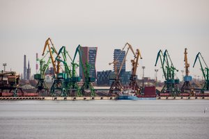 Klaipėdos uoste daugėja laivais iš Vakarų gabenamų krovinių