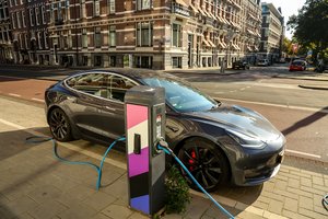 Sudarė elektromobilių reitingą pagal jų „žalumą“: toli gražu ne visi automobiliai yra tokie nekenksmingi aplinkai