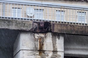 Vilniečiai stebi Liubarto tilto konstrukcijose besiplečiantį plyšį: valdžia tikina – tikrai nesugrius