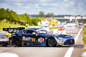 Įpusėjus „Aurum 1006 km lenktynėns“ – netikėtas lyderis