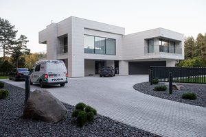 Statybų inspekcija siekia nugriauti E. Dragūno namą