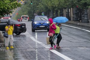 Sinoptikai pateikė atsakymą į rūpimą klausimą: kada į Lietuvą grįš sausesni ir šiltesni orai