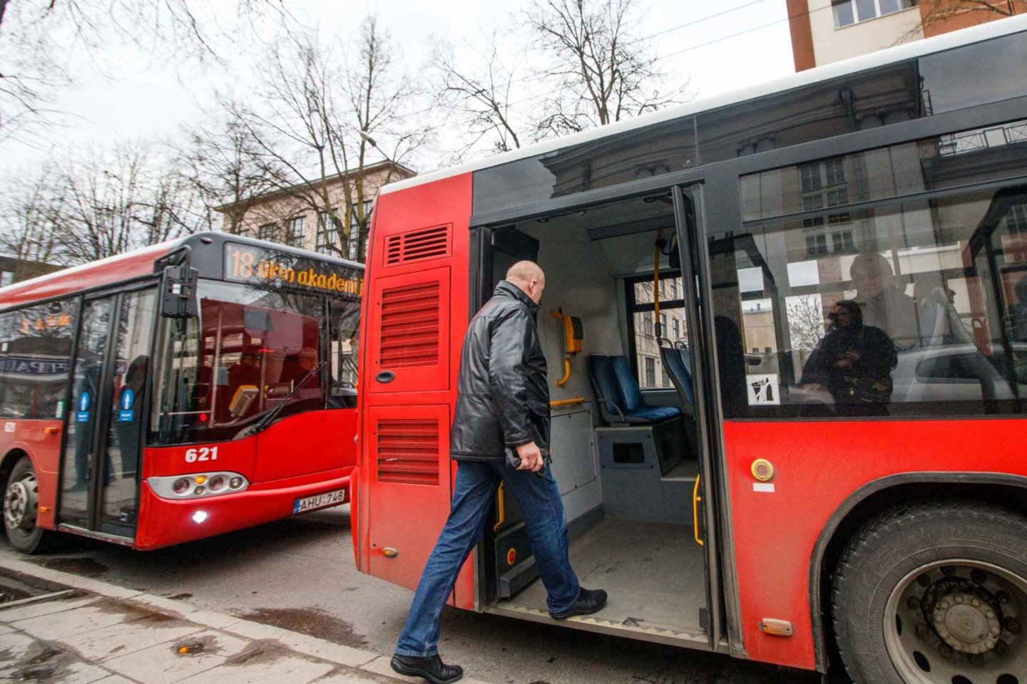 Praėjusią savaitę Kauno viešojo transporto vairuotojus pasiekė vadovybės priminimas apie darbo pareigybes.<br>„Kas vyksta Kaune“ nuotr.