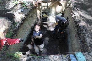 Lietuvos piliakalnyje aptiko lokio kaulus