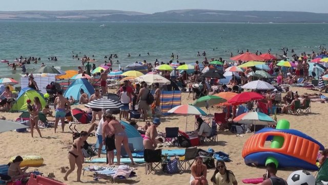 Rekordinis karštis Londone: artimiausiomis dienomis saulė kaitins labiau nei Bahamuose