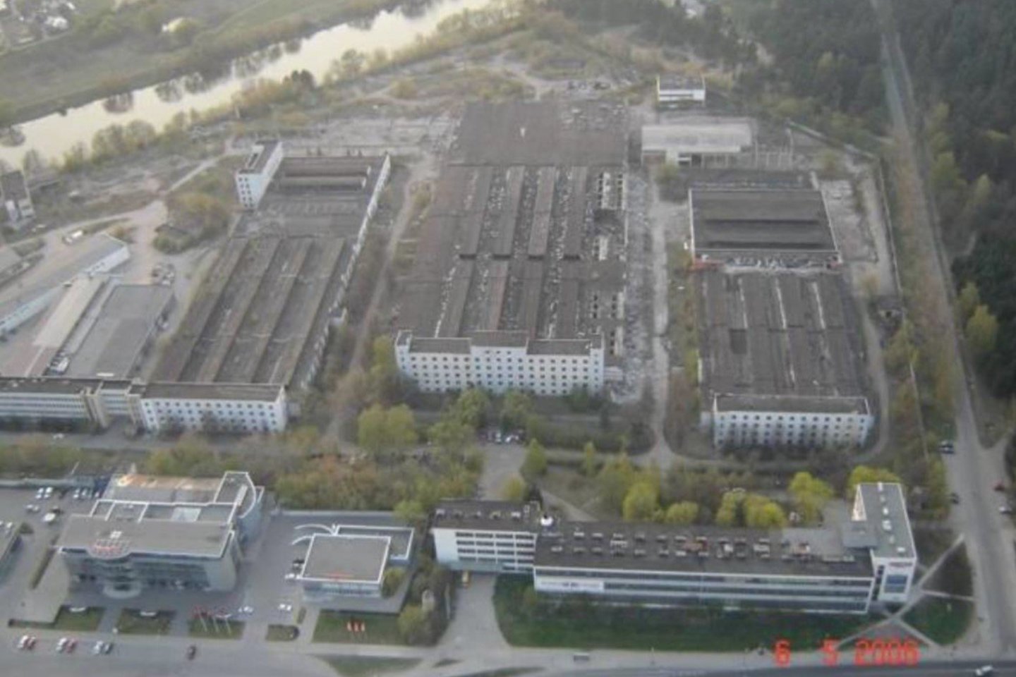 2006 m. gamyklos Velga teritorija su pastatais.<br>Autorių nuotr. ir vizual.