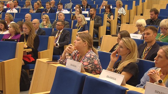 Neeilinis suvažiavimas Vilniuje: susirinkę svečiai iš 36 šalių aptarė tarptautinius klausimus