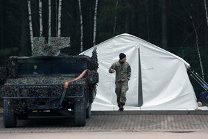 KAM siūlo trumpinti terminus vystyti karinei infrastruktūrai sąjungininkams