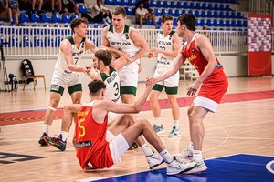 Sužeisti nesėkmėmis Lietuvos dvidešimtmečiai Europos čempionate parodė tikruosius raumenis – sudraskė Čekiją