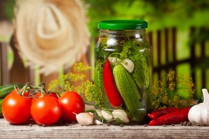 Konservuojame daržoves: naudingi patarimai ir 3 netradiciniai receptai