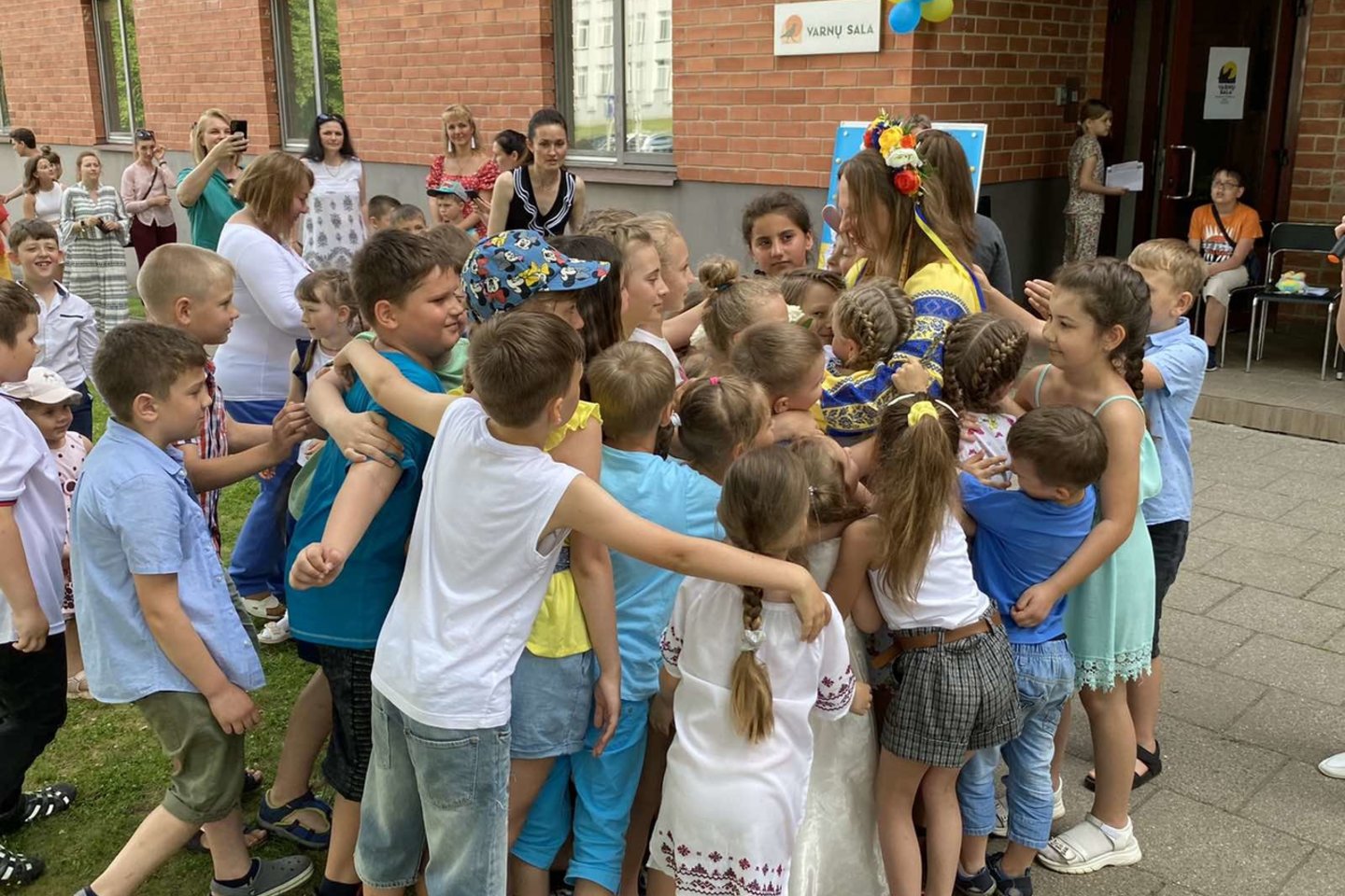  Birželio pradžioje Vilniuje veiklą pradėjo Ukrainos mokiniams skirta vasaros mokykla „Varnų sala“.<br> Asmeninio albumo nuotr.