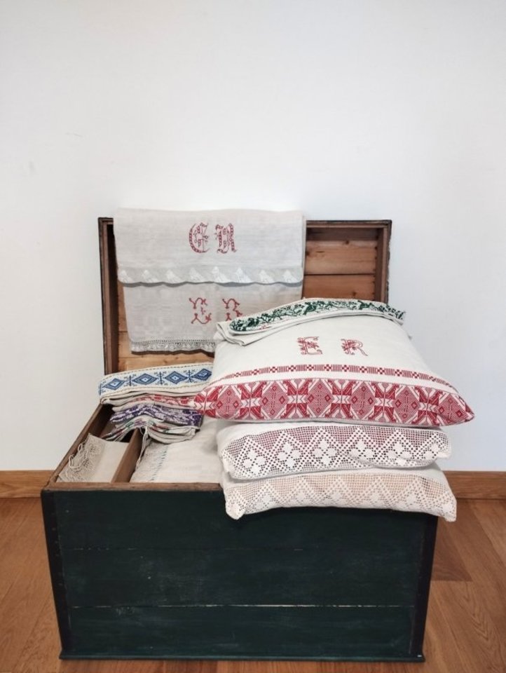  Išliko ir pagalvės, ant kurių tetos Pranutės namuose buvo miegama.<br>A.Švelnos, Biržų krašto muziejaus „Sėla“ ir asmeninio G.Jankūno albumo nuotr.