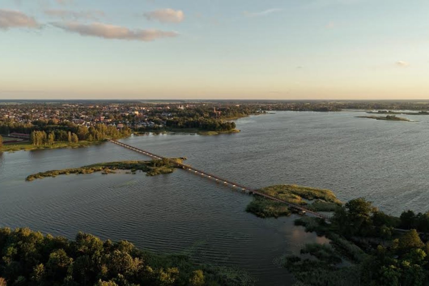 Ilgiausias pėsčiųjų tiltas Lietuvoje. <br>V.Kubiliaus nuotr. 