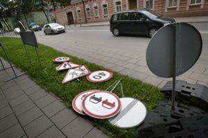 Pirmieji kelio ženklai Lietuvoje: kada atsirado ir kokie buvo?