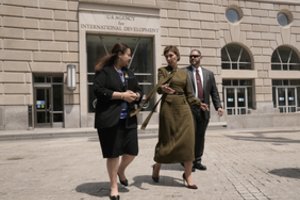 Atkreipė dėmesį į O. Zelenskos pasirodymą JAV: svarbiausia žinia ir iškalbinga apranga