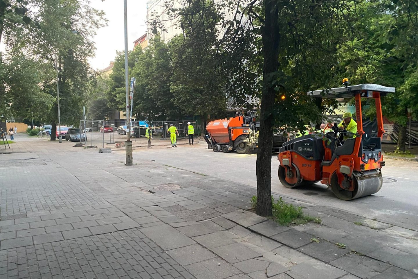  Vilniuje remonto darbai naktį.<br>Skaitytojos nuotr.