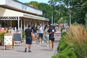 Srautai į pajūrį rodo naujas tendencijas, kaip lietuviai elgiasi su pinigais: pasikeitė suvokimas apie finansus