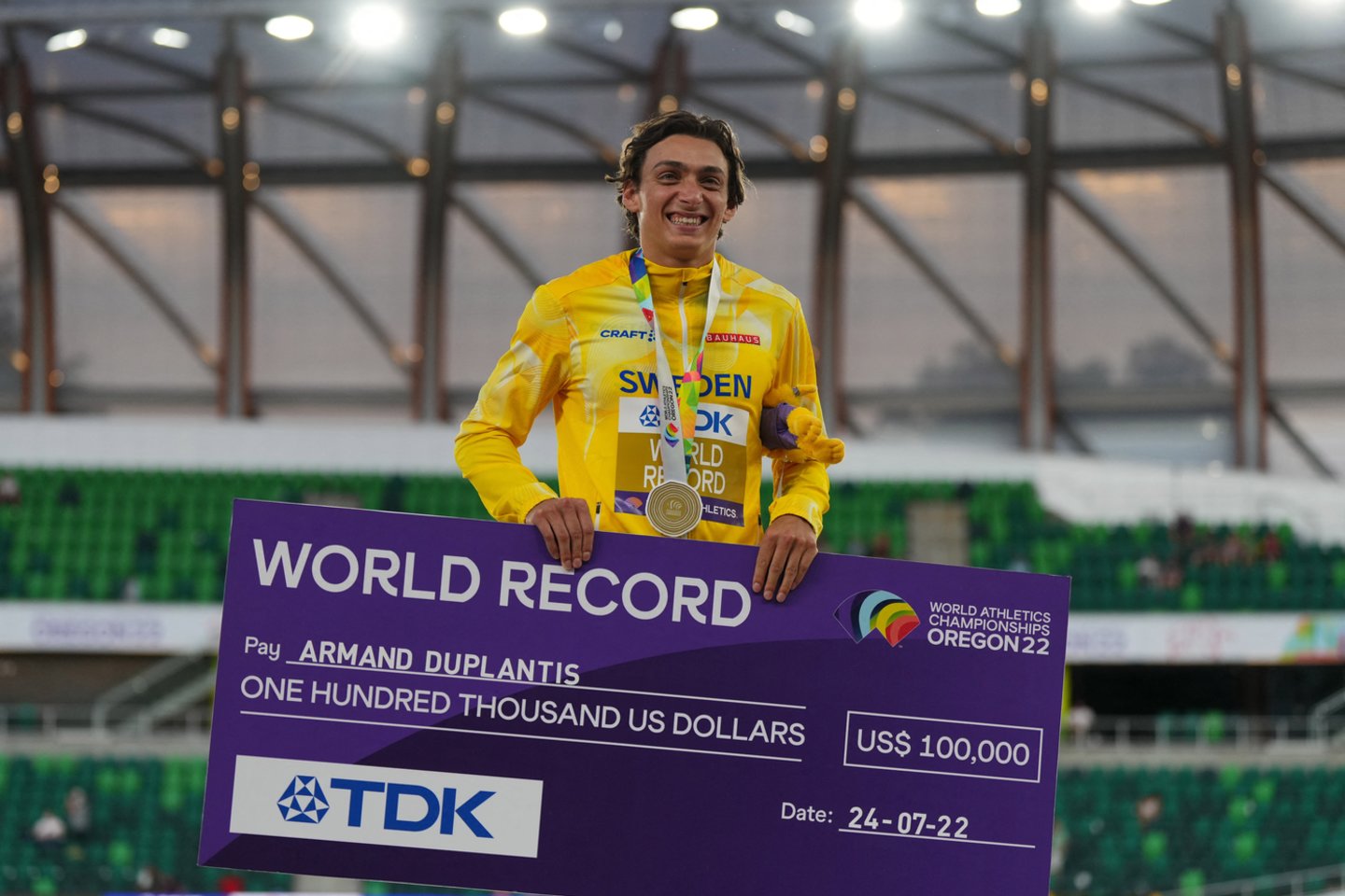 A.Duplantis pagerino pasaulio rekordą.<br>Reuters/Scanpix nuotr.