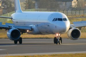 Rusija skaičiuoja sankcijų nuostolius: aviacijos pramonė šiemet neteks 19 mln. keleivių