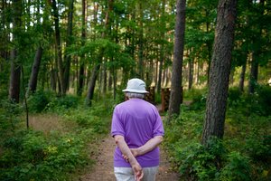 Vasarą itin dažnas senjorų pervargimas: vaistininkė patarė, kaip jo išvengti