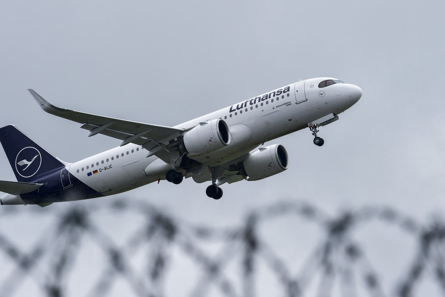 „Lufthansa“ vyriausiasis žmogiškųjų išteklių vadovas Michaelis Niggemannas kritikavo streiką.<br>V.Ščiavinsko nuotr.