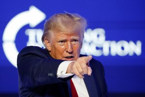 D. Trumpas grįš į Vašingtoną pirmąkart nuo tada, kai paliko Baltuosius rūmus