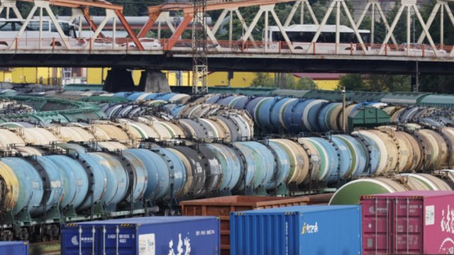 Rusija atnaujino krovinių pervežimą į Kaliningradą: tvarkai užtikrinti griebėsi papildomų patikrų