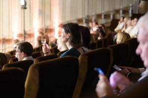 Atskleidė šių metų abiturientų pasirinkimus: jau dažniau renkasi studijas užsienyje, kiek mažiau jaunuolių stoja į socialinius mokslus