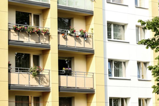 Aktyviai dirbama prie daugiabučių namų renovacijos procesų efektyvinimo