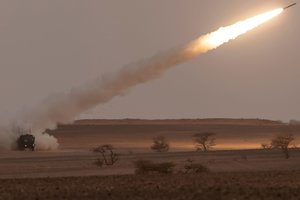 Ginkluotė, pakeitusi karo Ukrainoje eigą: kuo pasižymi HIMARS sistema?