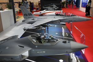 Lenkija pasirašė sutartis dėl ginkluotės įsigijimo iš Pietų Korėjos