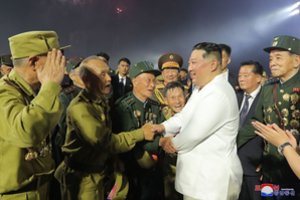 Kim Jong Unas: Šiaurės Korėja yra „pasirengusi mobilizuoti“ branduolinius ginklus