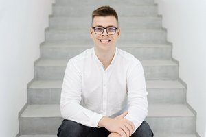 Šimtuko už matematikos egzaminą sulaukęs abiturientas veltui laiko neleidžia – gavo darbą prestižinėje IT įmonėje