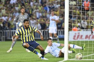 Ukraina reiškia „liūdesį“ dėl per futbolo rungtynes Stambule skanduotos V. Putino pavardės