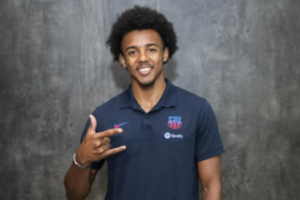 Oficialu: „Barcelona“ įsigijo J. Kounde