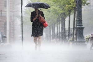 Prireiks kantrybės: Lietuvą skalaus smarkios liūtys, o tada sugrįš malonūs orai