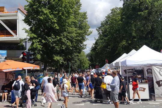 Šiemet Jūros šventėje prekybininkų daug – net ne visiems užteko vietos