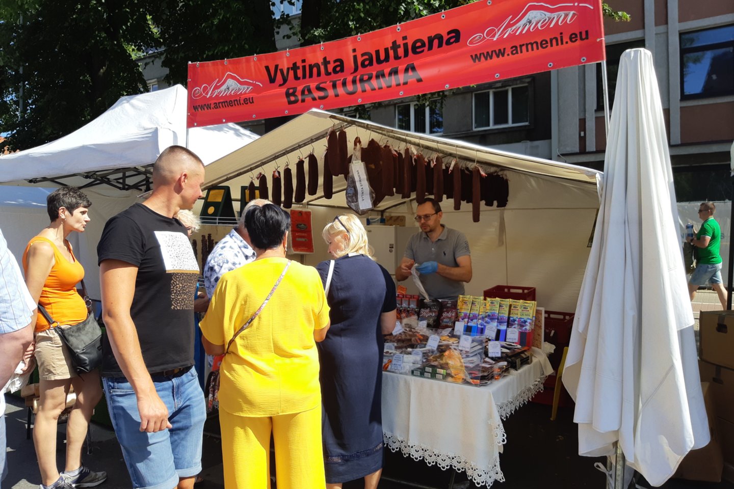 Už galimybę prekiauti Jūros šventėje šiemet prekybininkai Klaipėdos savivaldybei sumokėjo 224 tūkst. eurų.<br>A.Pilaitienės nuotr.