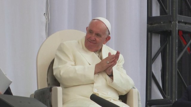 Po Popiežiaus kelionės Kanadoje sukrečianti žinia: užsiminė apie atsistatydinimą