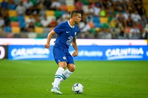 „Barcelona“ vilionės tęsiasi: nori ispaniško „Chelsea“ gynėjų dueto