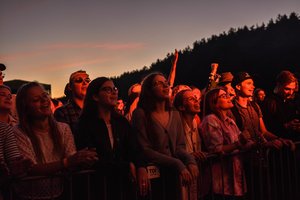 Antroji festivalio „Galapagai“ diena: būrys komikų, pirmieji kartai ir Andriaus Mamontovo sugrįžimas į šio festivalio sceną
