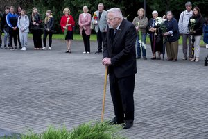 Lietuvoje minimos 31-osios Medininkų žudynių metinės: prie memorialo pagerbtas šioje vietoje žuvusiųjų atminimas