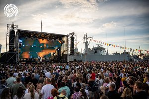 Antroji Jūros šventės diena vainikuota Klaipėdos vėliavos pakėlimu ir specialiu muzikiniu pasirodymu