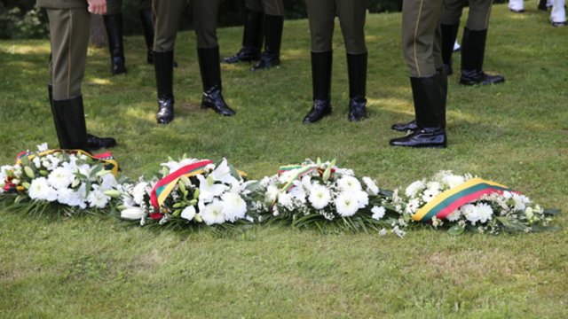 Minimos 31-osios Medininkų žudynių metinės: atvykę politikai buvusius įvykius sieja su šių dienų aktualijomis