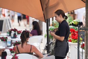 Ragina neskubėti priiminėti naujų priemonių infliacijos švelninimui: skolą vis tiek reikės atiduoti