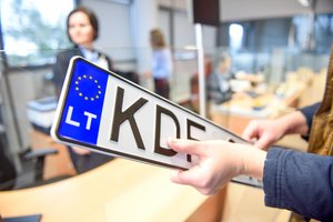 Paaiškino, kokią klaidą „Regitroje“ daro asmenys, užsieniečiams parduodantys automobilius, ir kaip keisis tvarka