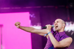 Grupė „The Roop“ sudrebino Latviją: pagal žinomiausias grupės dainas pajūryje linksminosi tūkstančiai klausytojų ir skandavo „Lietuva!“